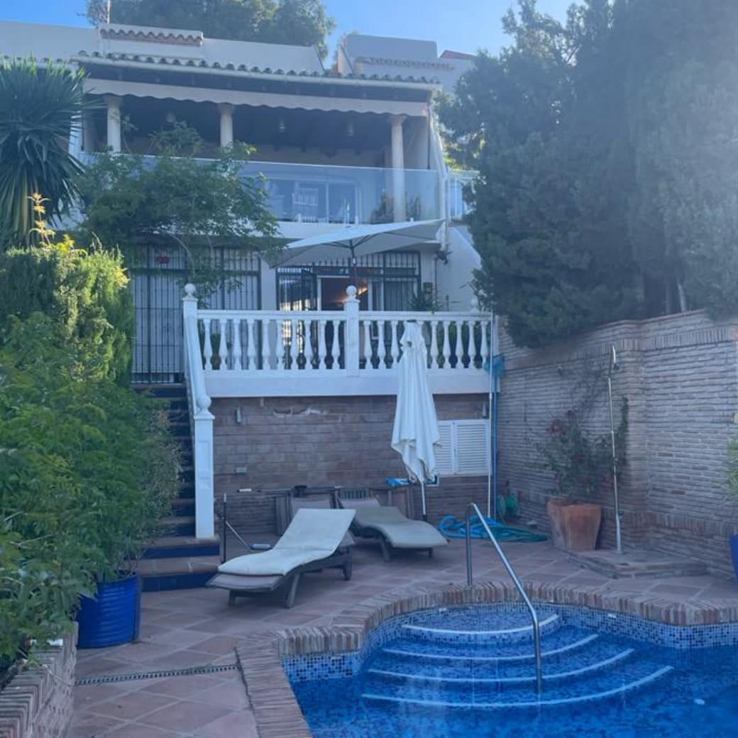 4 slaapkamer Huis te koop in Nueva Andalucia met zwembad garage - € 950.000 (Ref: 10066709)