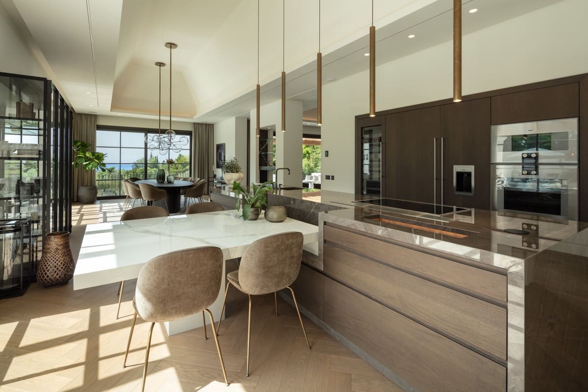 8 bedroom Villa for sale in Golden Mile, Marbella with pool garage €