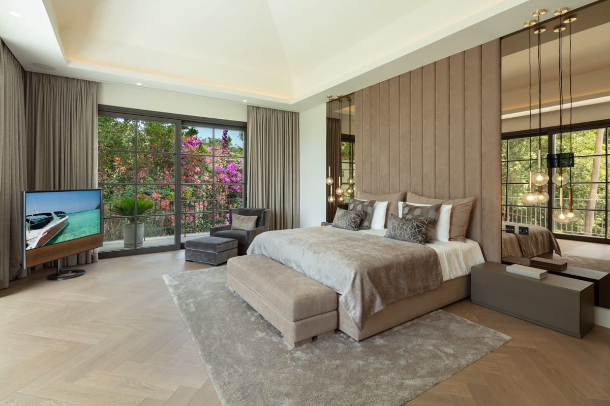 8 bedroom Villa for sale in Golden Mile, Marbella with pool garage €