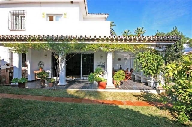 4 bedroom Villa for sale in Marbella with pool garage - € 495,000 (Ref: 9017480)