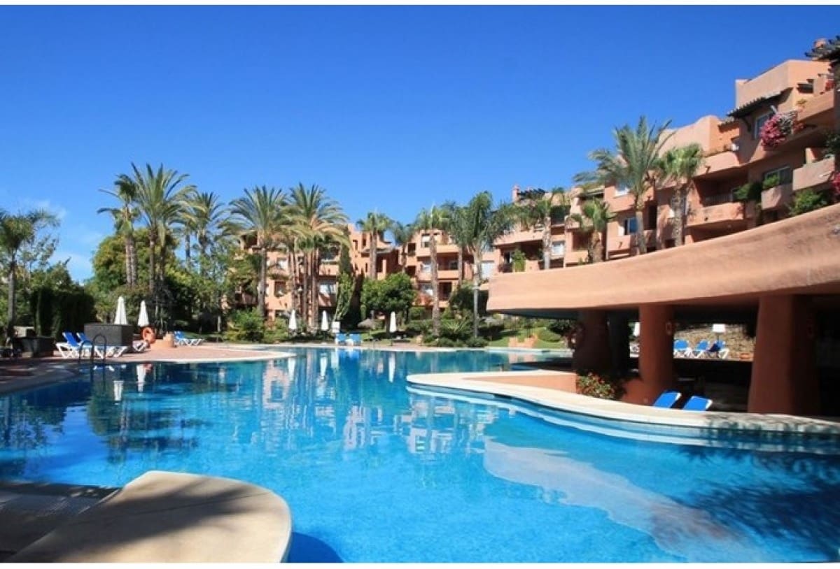 2 soveværelse Lejlighed til salg i Golden Mile med swimmingpool - € 347.500 (Ref: 9017540)