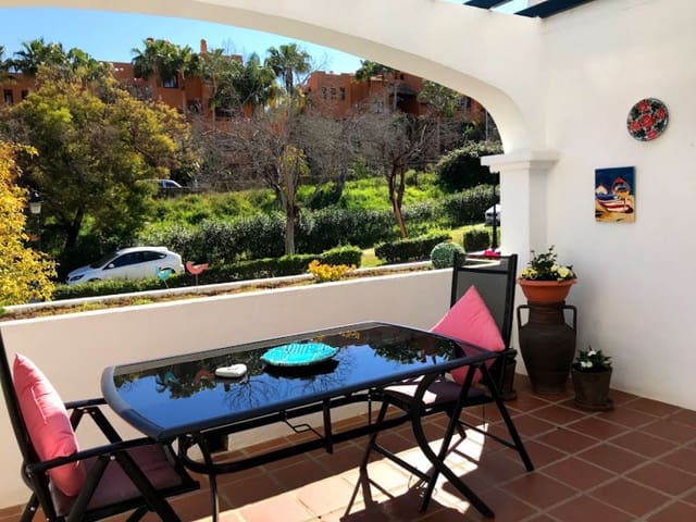 4 soveværelse Byhus til salg i Nueva Andalucia, Marbella med swimmingpool garage - € 339.000 (Ref: 9017783)
