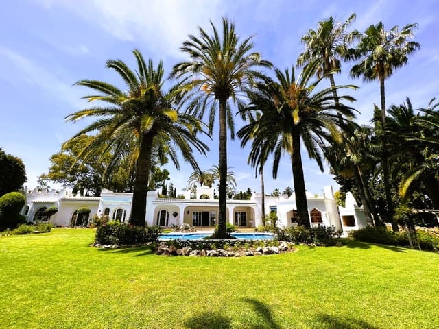 6 soverom Villa til salgs i Estepona med svømmebasseng garasje - € 1 995 000 (Ref: 9018022)