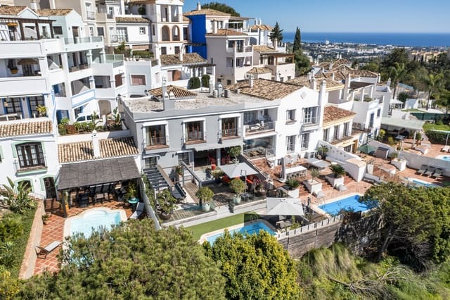 5 Zimmer Villa zu verkaufen in Marbella mit Pool Garage - 1.095.000 € (Ref: 9028256)