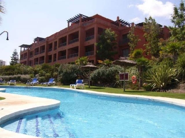 2 bedroom Apartment for sale in Estepona with pool garage - € 299,000 (Ref: 9139025)