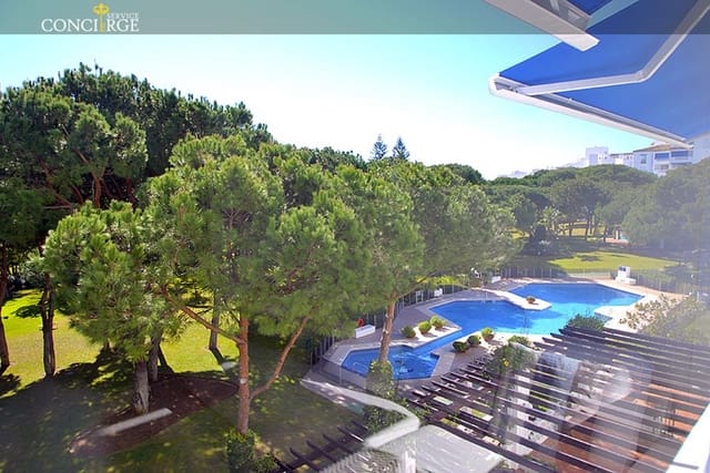 3 soveværelse Lejlighed til salg i Puerto Banus, Marbella med swimmingpool garage - € 1.250.000 (Ref: 9139071)