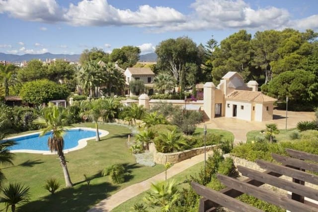 4 soveværelse Lejlighed til salg i Puerto Banus, Marbella med swimmingpool garage - € 1.163.500 (Ref: 9139107)