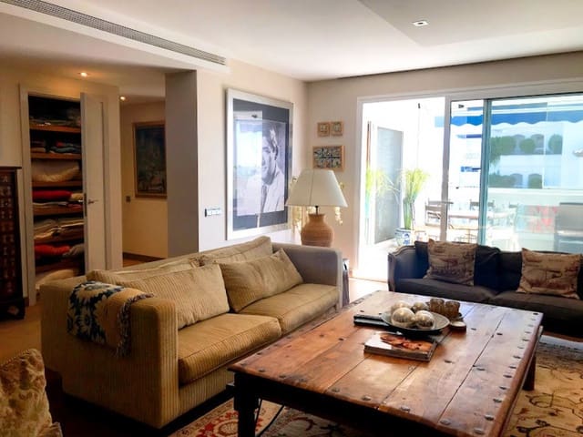 3 soveværelse Lejlighed til salg i Puerto Banus, Marbella med swimmingpool garage - € 1.350.000 (Ref: 9139154)