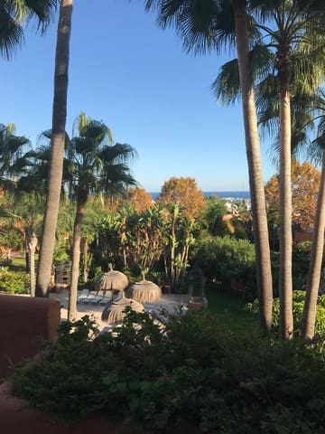3 soveværelse Penthouse til salg i Puerto Banus, Marbella med swimmingpool garage - € 1.275.000 (Ref: 9139172)