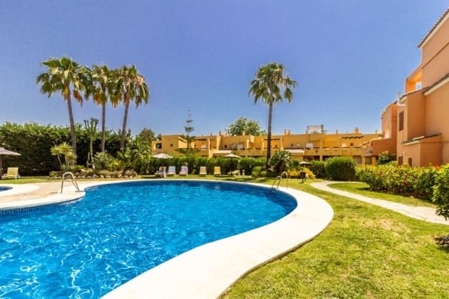 3 soveværelse Penthouse til salg i San Pedro de Alcantara, Marbella med swimmingpool garage - € 349.000 (Ref: 9139261)