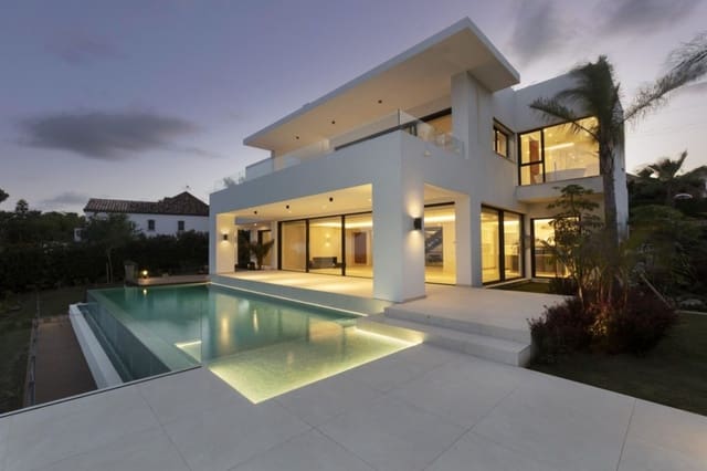 4 Zimmer Villa zu verkaufen in Estepona mit Pool Garage - 3.650.000 € (Ref: 9139381)