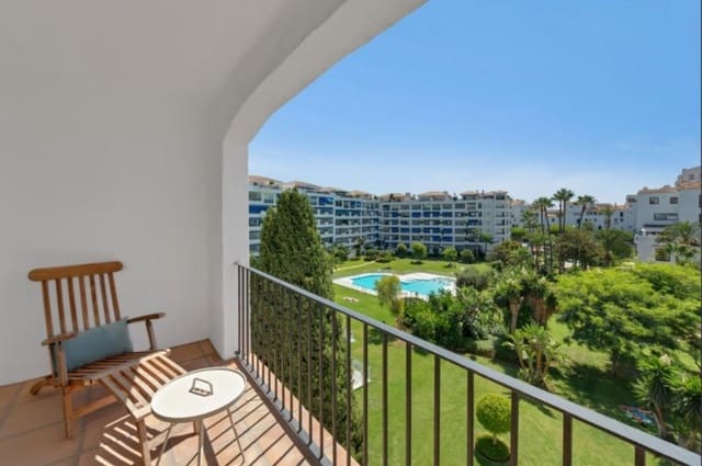 3 soveværelse Lejlighed til salg i Puerto Banus, Marbella med swimmingpool - € 695.000 (Ref: 9139388)