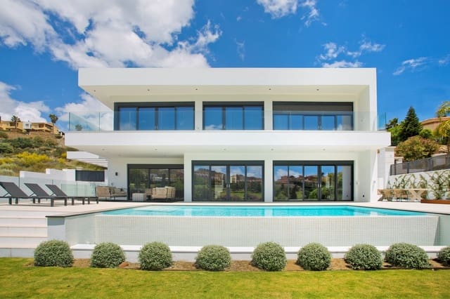 5 bedroom Villa for sale in Mijas Costa, Mijas with pool garage - € 2,690,000 (Ref: 9139491)