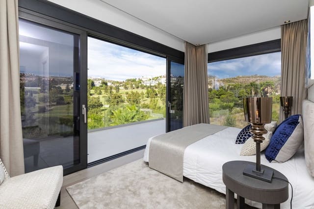 5 bedroom Villa for sale in Mijas Costa, Mijas with pool garage - € 2,690,000 (Ref: 9139491)