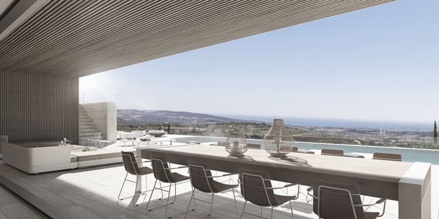 5 bedroom Villa for sale in Sotogrande, San Roque with pool garage - € 5,800,000 (Ref: 9139503)