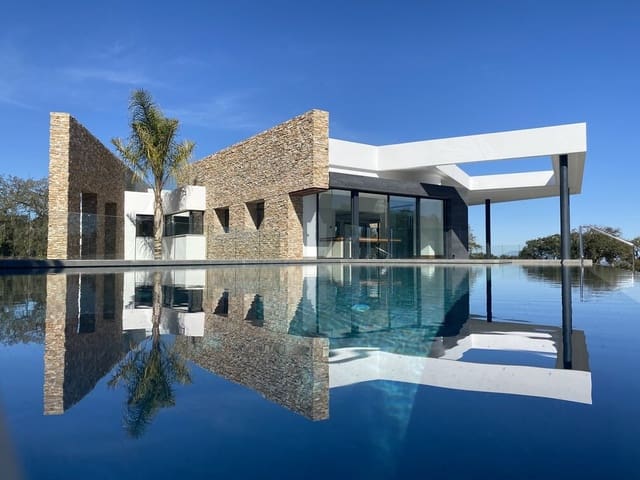 6 slaapkamer Villa te koop in San Roque met zwembad garage - € 4.500.000 (Ref: 9139641)