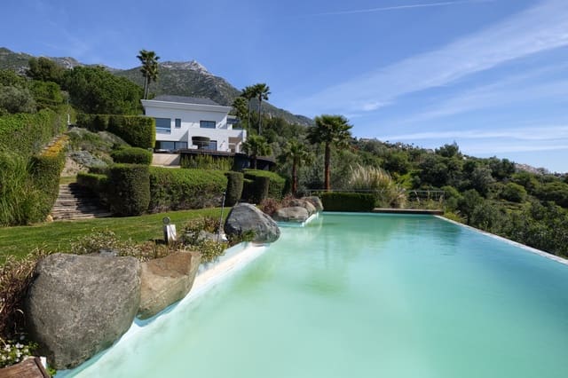 5 bedroom Villa for sale in Istán with pool garage - € 3,495,000 (Ref: 9139770)