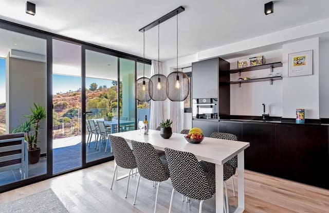2 bedroom Apartment for sale in Marbella with pool garage - € 254,000 (Ref: 9139838)