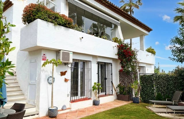 3 soveværelse Semi-Rækkehus til salg i La Duquesa / Puerto de la Duquesa, Manilva med swimmingpool garage - € 549.000 (Ref: 9140058)