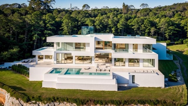 5 bedroom Villa for sale in Marbella with pool garage - € 2,750,000 (Ref: 9140105)