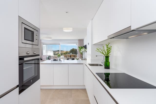 3 Zimmer Villa zu verkaufen in Estepona mit Pool Garage - 340.000 € (Ref: 9140176)