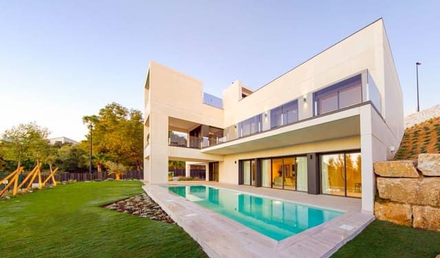 5 Zimmer Villa zu verkaufen in Benalmádena mit Pool Garage - 2.200.000 € (Ref: 9140203)