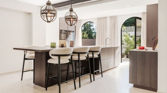 4 Zimmer Villa zu verkaufen in Marbella mit Pool - 1.650.000 € (Ref: 9140334)