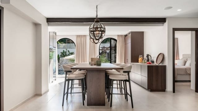 4 Zimmer Villa zu verkaufen in Marbella mit Pool - 1.650.000 € (Ref: 9140334)