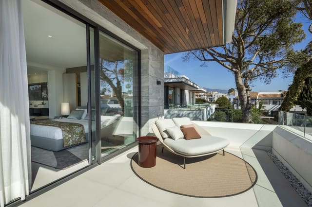 5 Zimmer Villa zu verkaufen in Marbella mit Pool Garage - 4.750.000 € (Ref: 9140373)