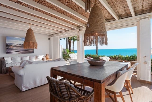 3 bedroom Villa for sale in Marbella with pool garage - € 995,000 (Ref: 9140393)