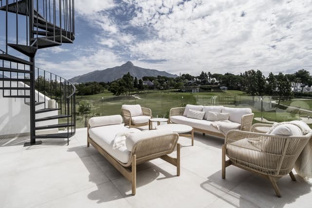 4 slaapkamer Villa te koop in Marbella met zwembad - € 1.795.000 (Ref: 9140456)