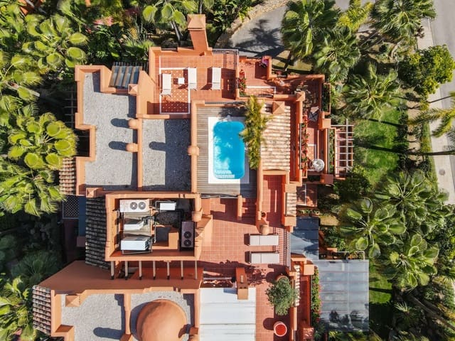 3 soveværelse Penthouse til salg i Puerto Banus, Marbella med swimmingpool garage - € 1.700.000 (Ref: 9140564)