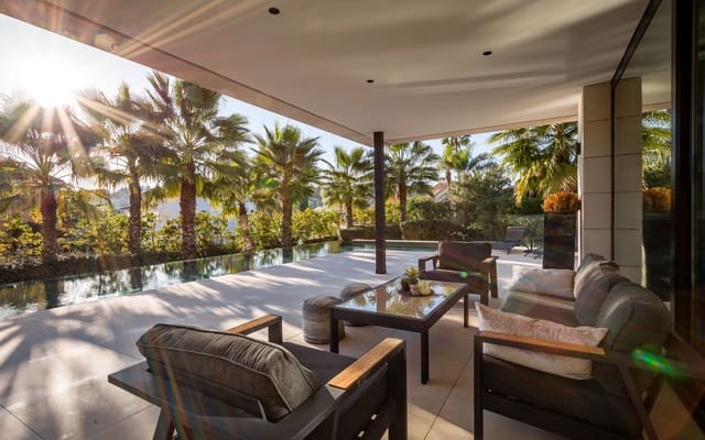 7 Zimmer Villa zu verkaufen in Marbella mit Pool Garage - 4.995.000 € (Ref: 9140584)