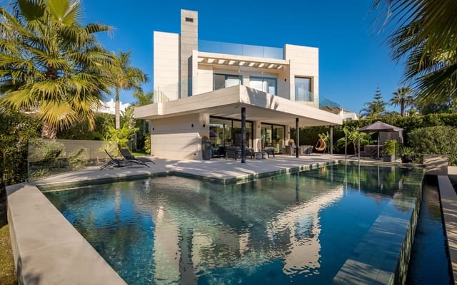 7 Zimmer Villa zu verkaufen in Marbella mit Pool Garage - 4.995.000 € (Ref: 9140584)