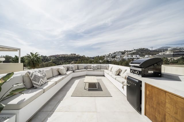 3 Zimmer Villa zu verkaufen in Marbella mit Pool Garage - 1.195.000 € (Ref: 9140682)