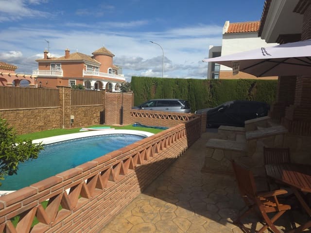 4 soveværelse Villa til salg i Málaga by med swimmingpool garage - € 599.000 (Ref: 9140717)