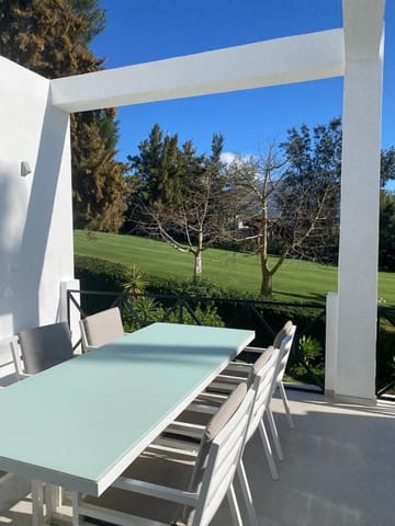 5 Zimmer Villa zu verkaufen in Benahavís mit Pool Garage - 945.000 € (Ref: 9140753)