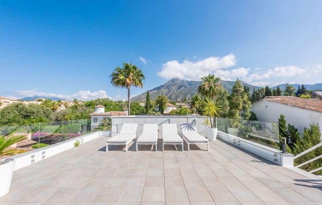 4 soverom Villa til salgs i Sierra Blanca, Marbella med svømmebasseng garasje - € 2 500 000 (Ref: 9140759)