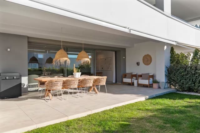 4 makuuhuone Huoneisto myytävänä paikassa Bahía de Marbella, Marbella mukana uima-altaan 
autotalli - 1 595 000 € (Ref: 9140787)