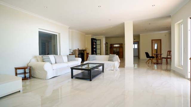 4 Zimmer Villa zu verkaufen in Manilva mit Pool Garage - 990.000 € (Ref: 9140792)