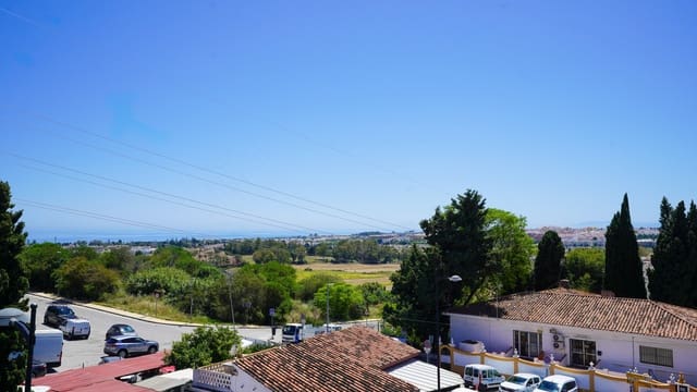 4 bedroom Villa for sale in Nueva Andalucia, Marbella with garage - € 750,000 (Ref: 9140814)