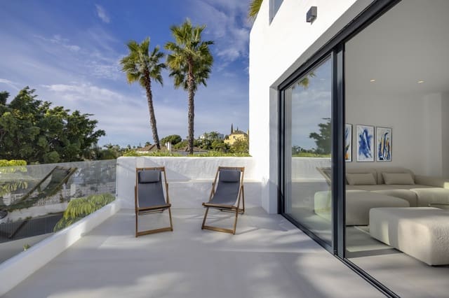 3 chambre Penthouse à vendre à Estepona avec piscine garage - 683 000 € (Ref: 9140823)