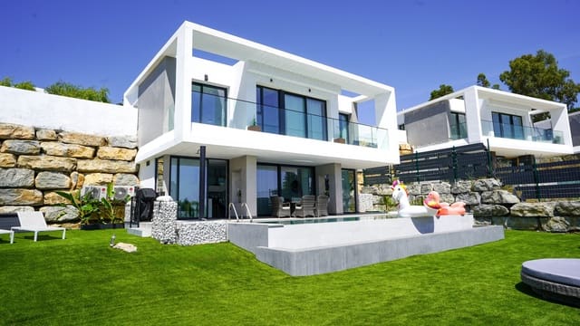 4 Zimmer Villa zu verkaufen in Estepona mit Pool Garage - 1.200.000 € (Ref: 9140959)