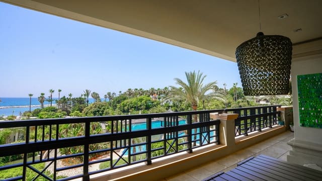 3 soveværelse Lejlighed til salg i Puerto Banus, Marbella med swimmingpool garage - € 6.900.000 (Ref: 9140964)