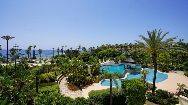 3 soveværelse Lejlighed til salg i Puerto Banus, Marbella med swimmingpool garage - € 6.900.000 (Ref: 9140964)