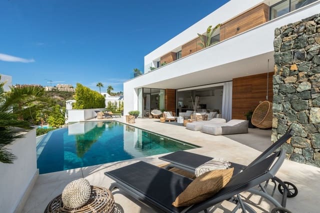 5 bedroom Villa for sale in Marbella with pool garage - € 2,795,000 (Ref: 9223945)