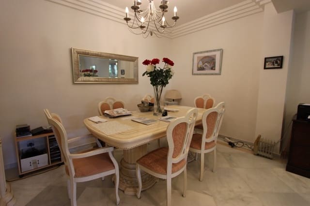 3 bedroom Apartment for sale in Marbella with pool - € 450,000 (Ref: 9224196)