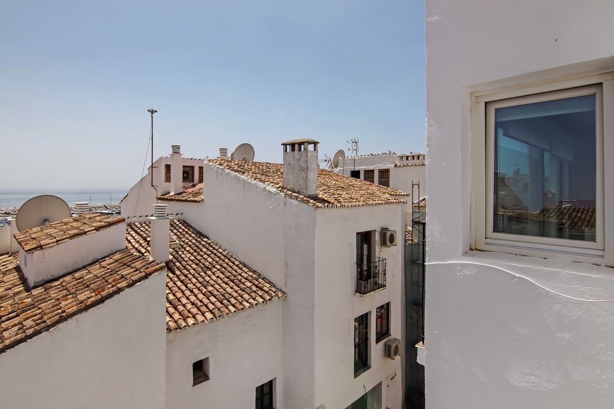 2 quarto Apartamento para venda em Puerto Banus - 440 000 € (Ref: 9404761)