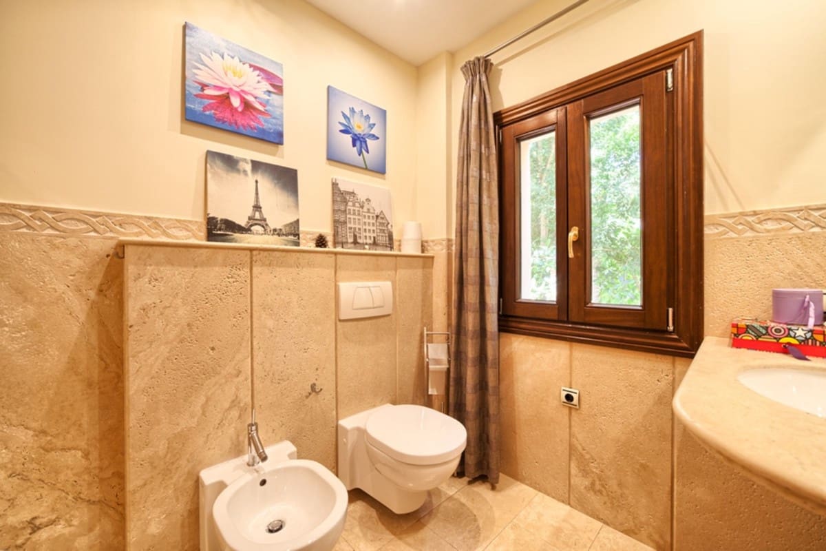 5 quarto Moradia para venda em Marbella com piscina garagem - 2 900 000 € (Ref: 9404764)