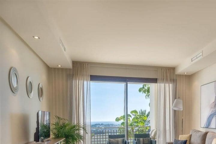 2 soveværelse Lejlighed til salg i Benahavis med swimmingpool garage - € 350.000 (Ref: 9404781)